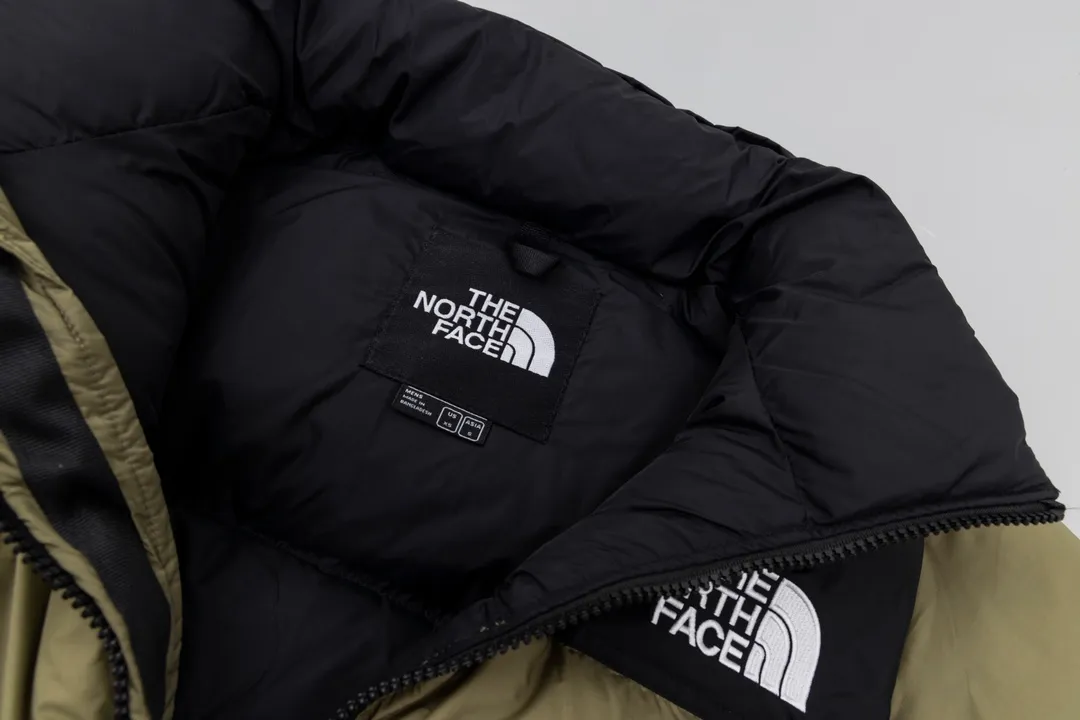 The North Face 1996Nuptse 1996/Classic / / 】 ： The North Face" 、 。 The North Face" 。 The North Face。 。 , 。 The North Face" , Yosemite Half Dome, 。 + ： ✅ ：RDS Quality 700 / 280g ✅ ： ✅ ：YKK ISO 9000Quality ZP ✅ ：340TPremium ✅ ： ， ， Lightweight 。 ： ： DWR (DWR ） ～ ： 700 （RDS ) 1990 ， ， ， ， Lightweight 。